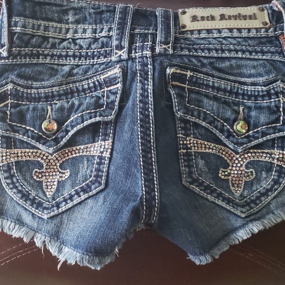 Rock Revival shorts size 24 Distressed